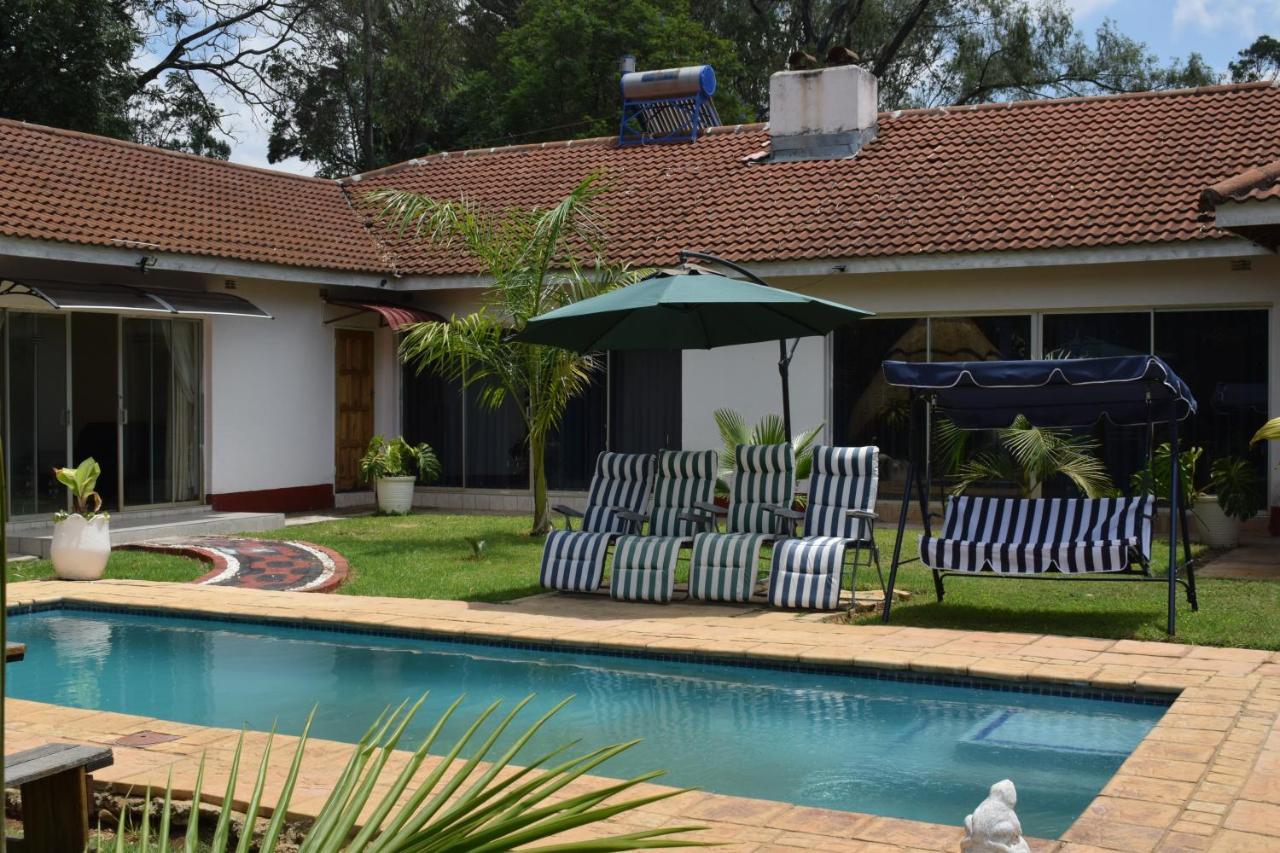 The Crown Inn Guest House Northwood 外观 照片