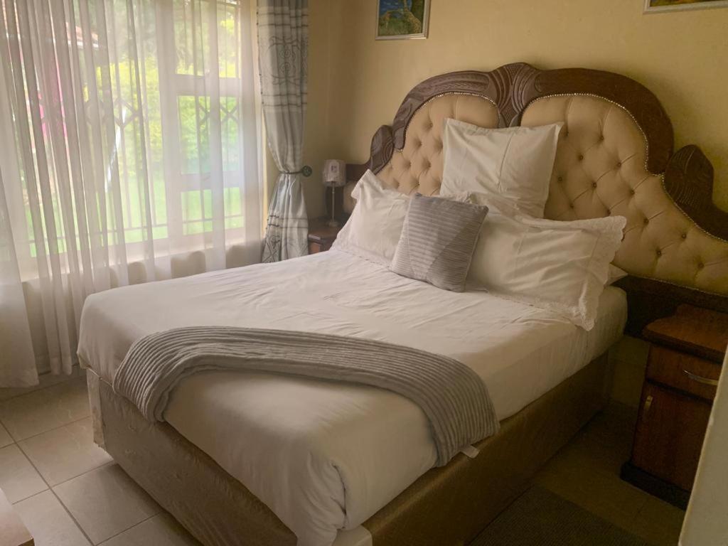 The Crown Inn Guest House Northwood 外观 照片