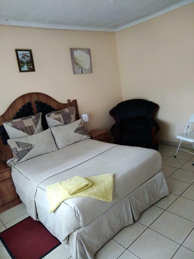 The Crown Inn Guest House Northwood 外观 照片
