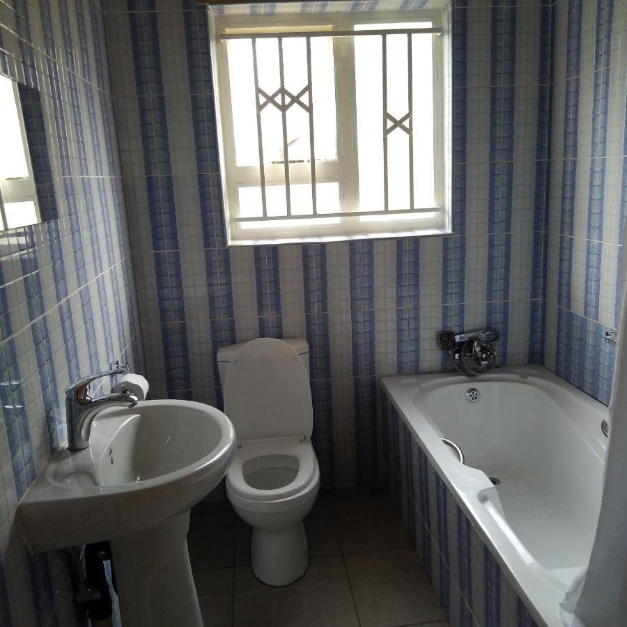 The Crown Inn Guest House Northwood 外观 照片